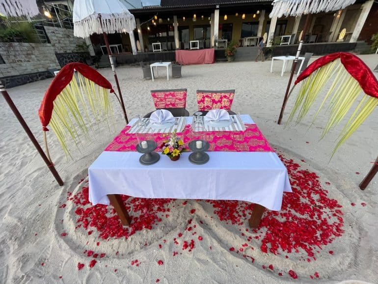 Exclusive Romantic Table